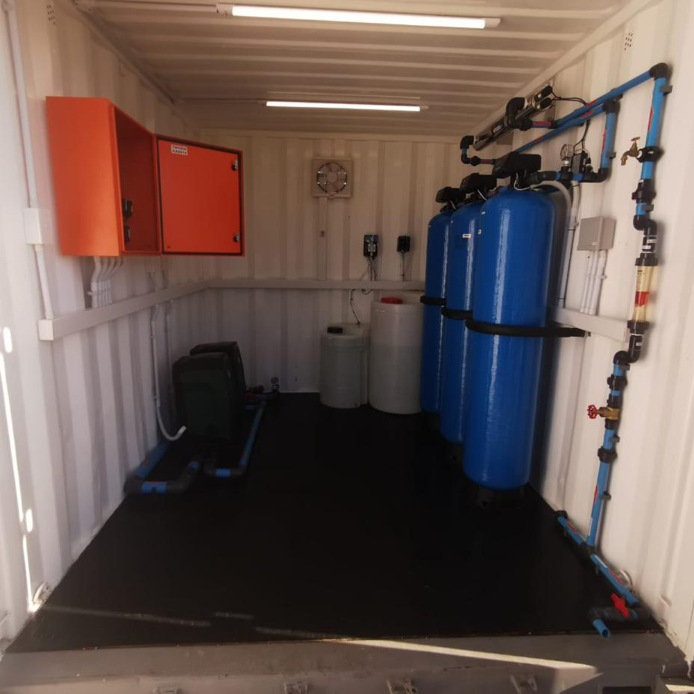 Containerized treatment system 02