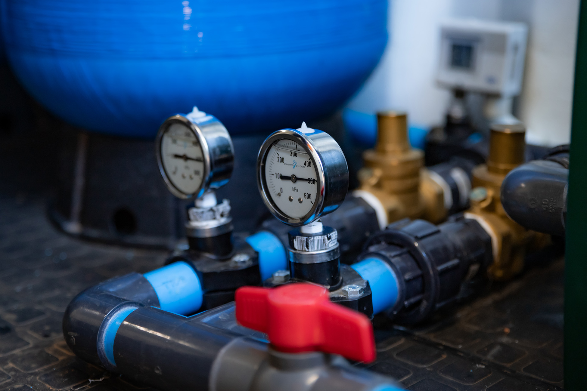 Pressure gauge manifold