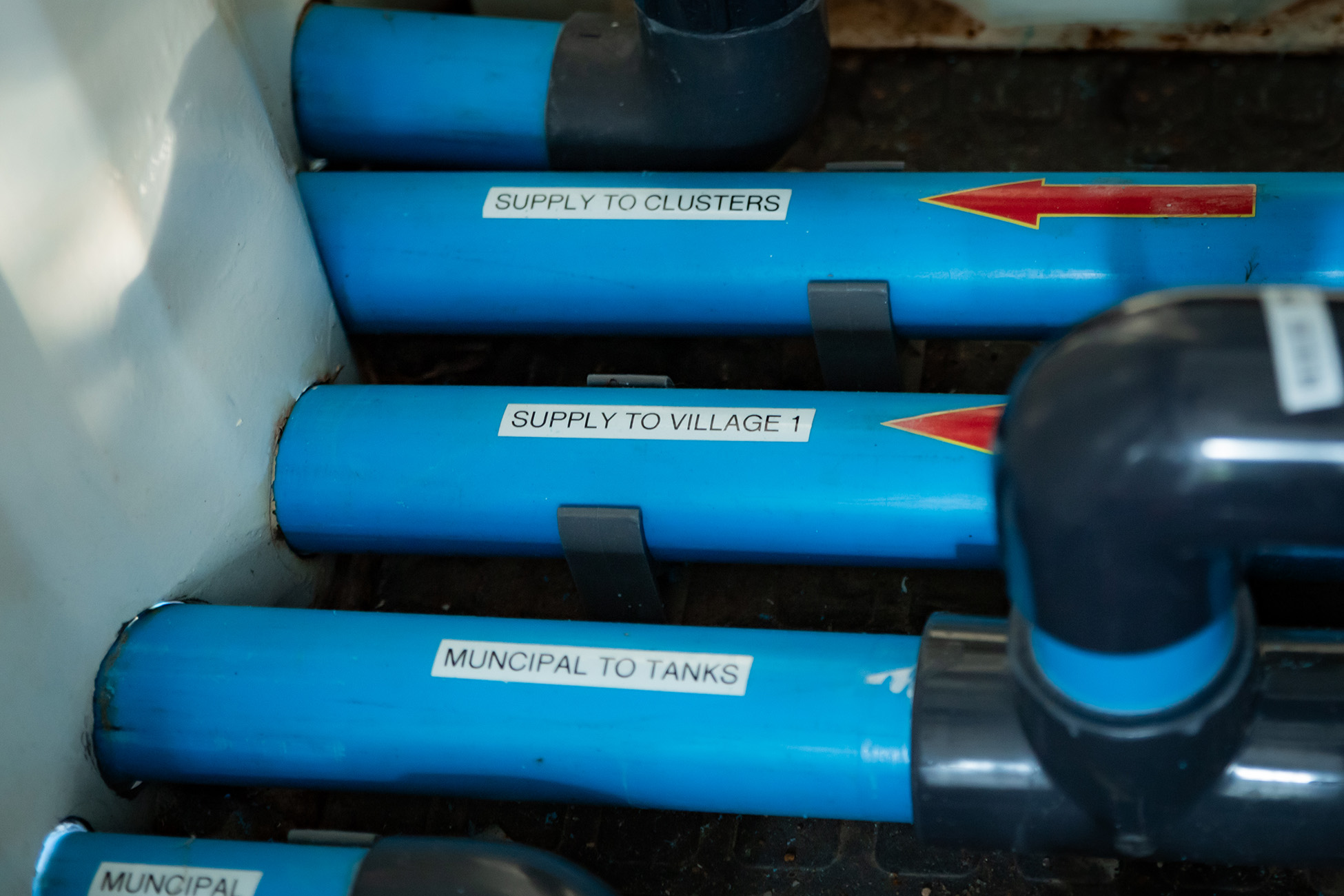 Supply pipe labels
